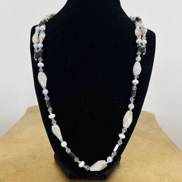 White Stone Magnetic Waist Beads - Bohemian Fairycore Earthy Belly Waist Chain - Picture 6 of 7